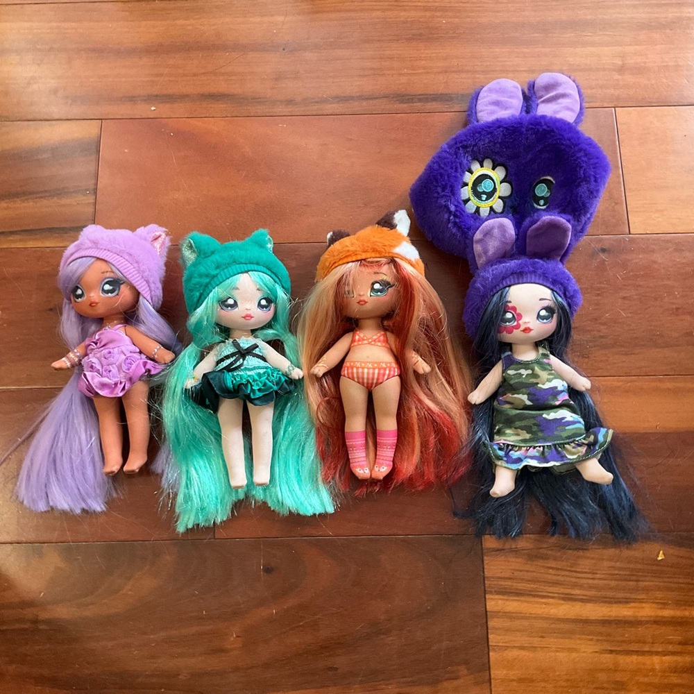 Lof of 4 Na Na Na Surprise Dolls